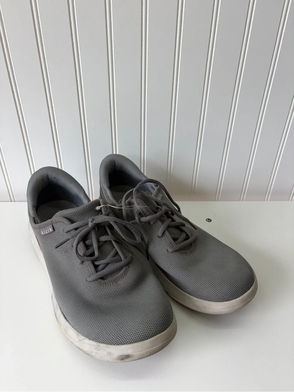 Kizik Men’s Gray Lace-Up Comfort Sneakers
